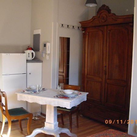 The 25Sqm Sunny, Modern And Comfortable Athens Luaran gambar