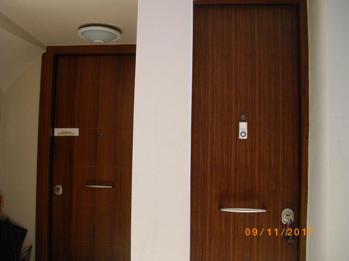 The 25Sqm Sunny, Modern And Comfortable Athens Luaran gambar
